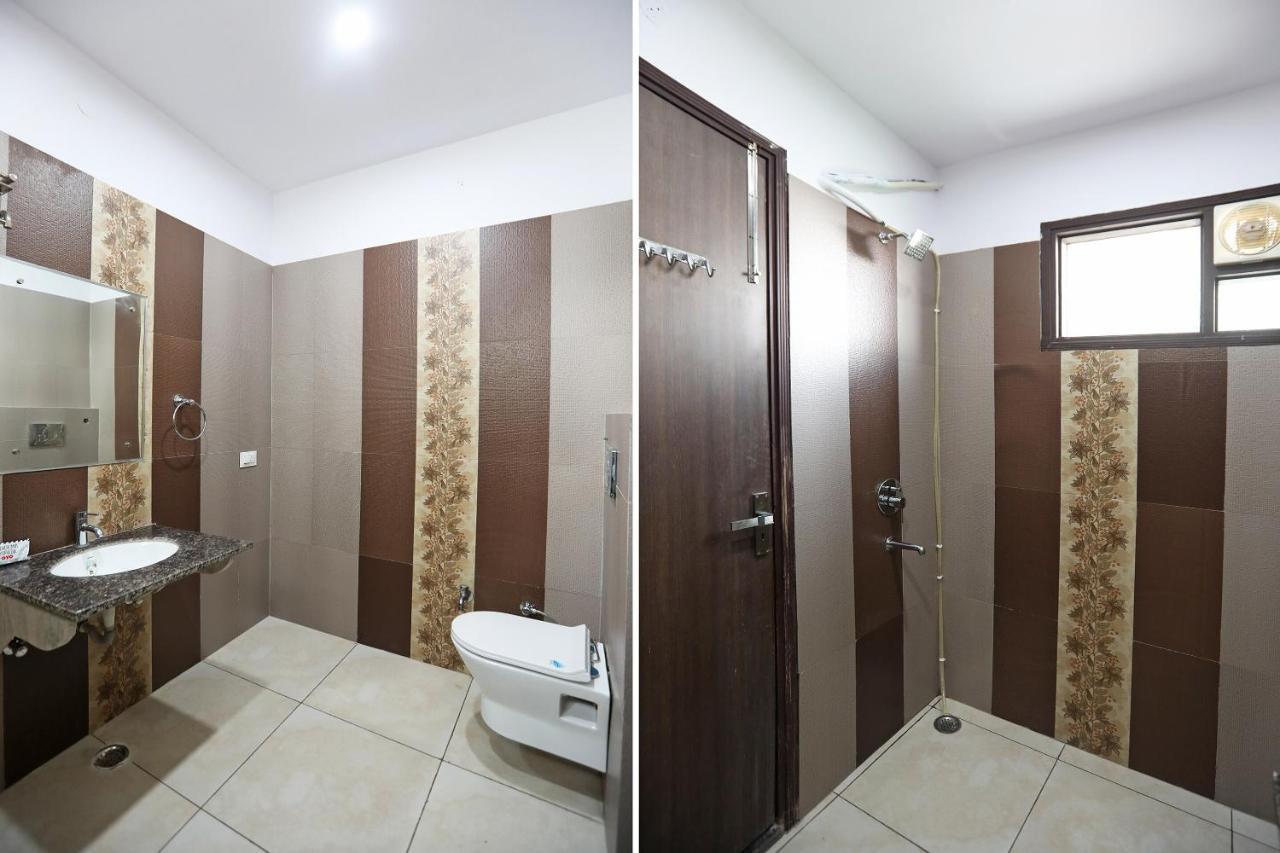 Готель Oyo 48501 Dayal Regency Hapur Екстер'єр фото
